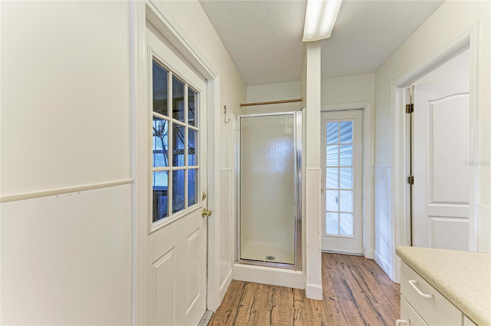 Image 41 of 57 For 1914 24th Avenue W