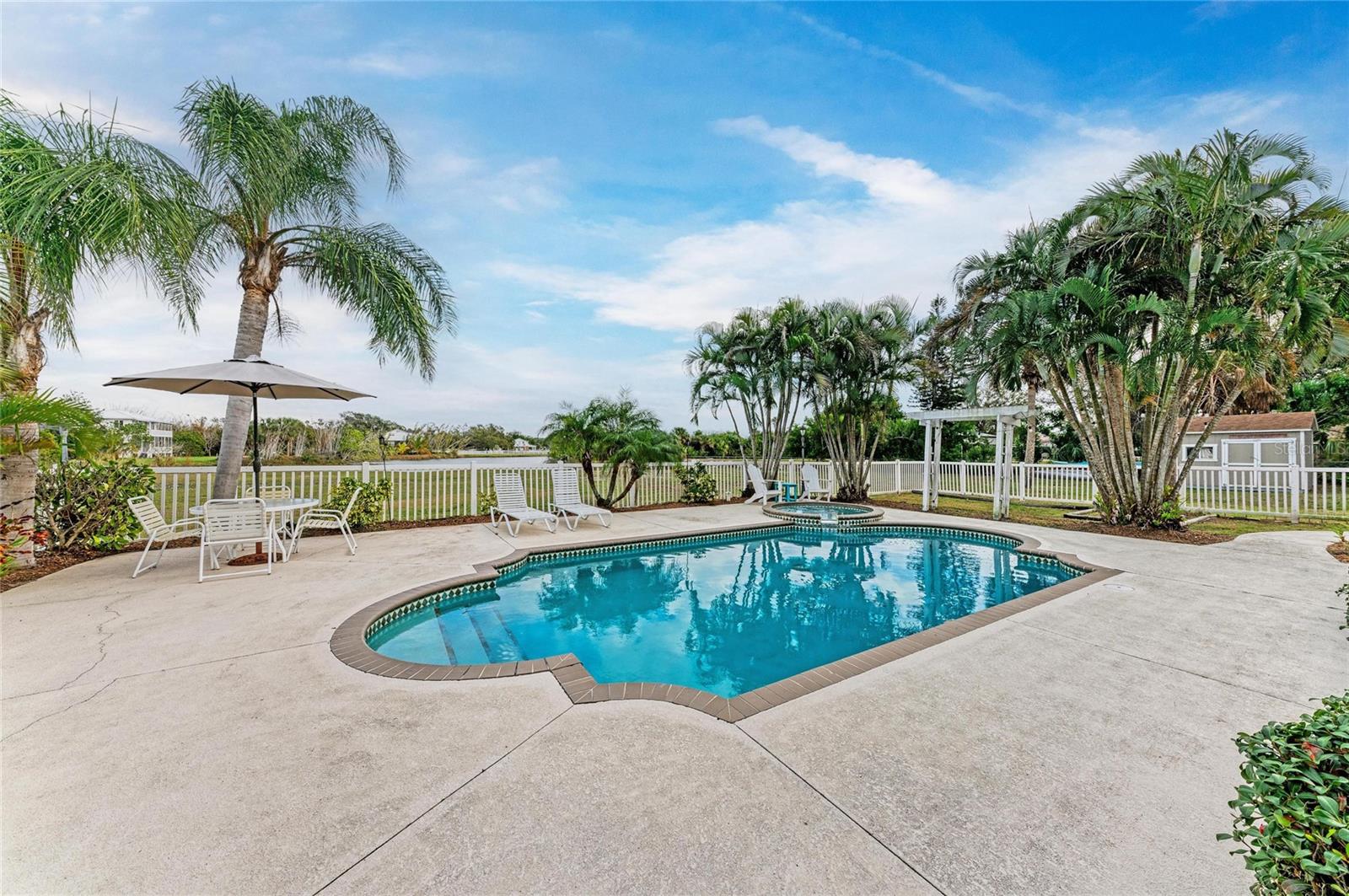 Image 42 of 57 For 1914 24th Avenue W