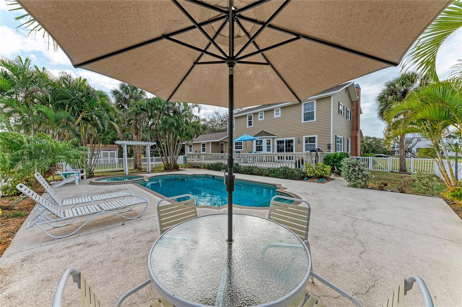 Image 46 of 57 For 1914 24th Avenue W