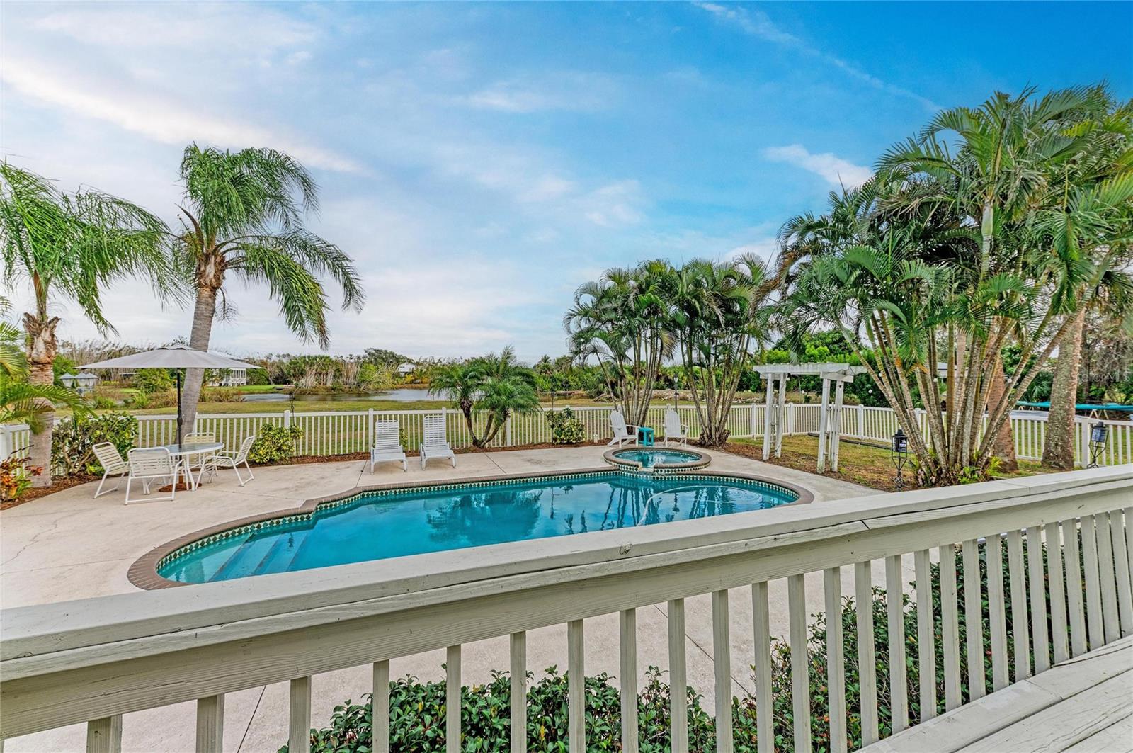 Image 49 of 57 For 1914 24th Avenue W