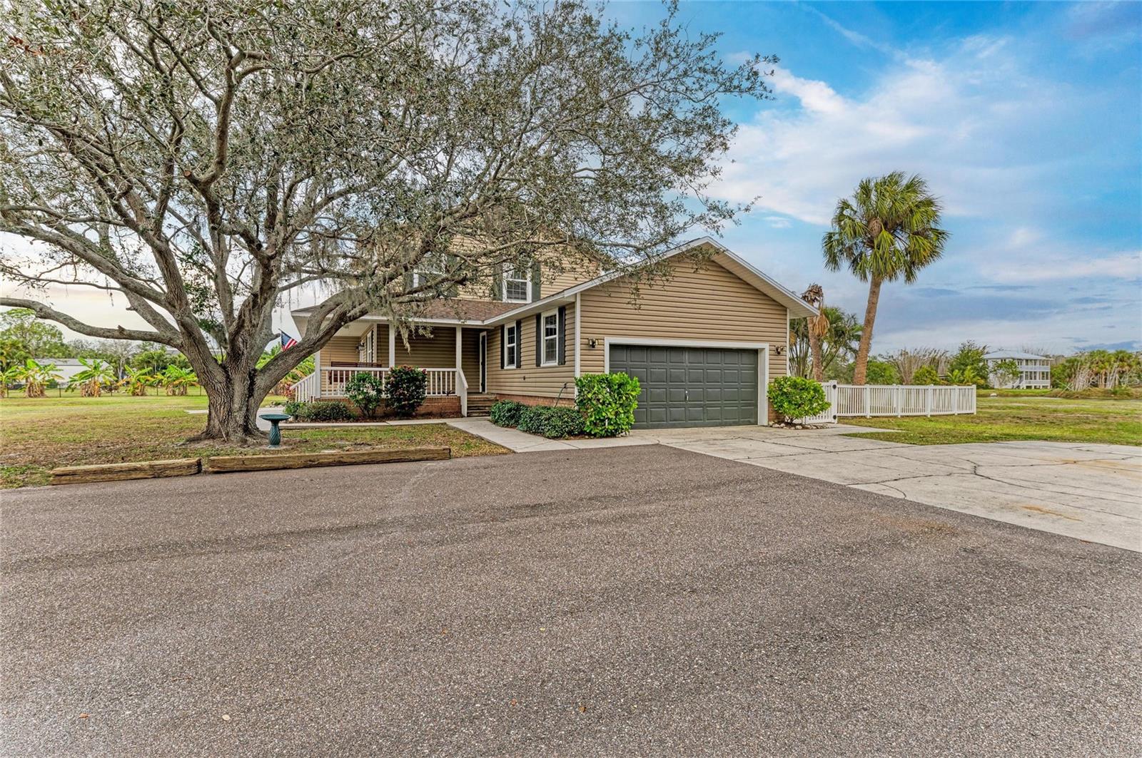 Image 6 of 57 For 1914 24th Avenue W