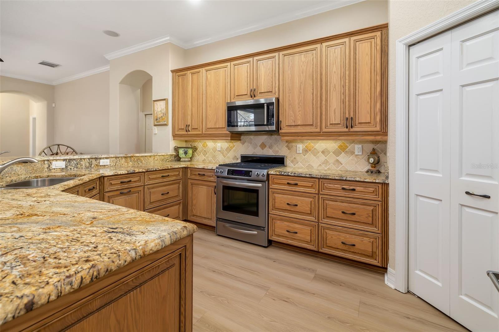 Image 12 of 100 For 10319 Winding Stream Way