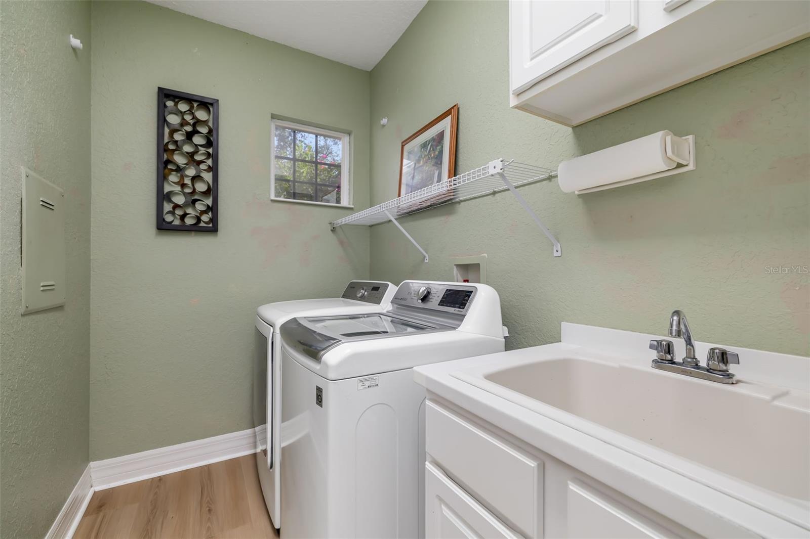 Image 72 of 100 For 10319 Winding Stream Way