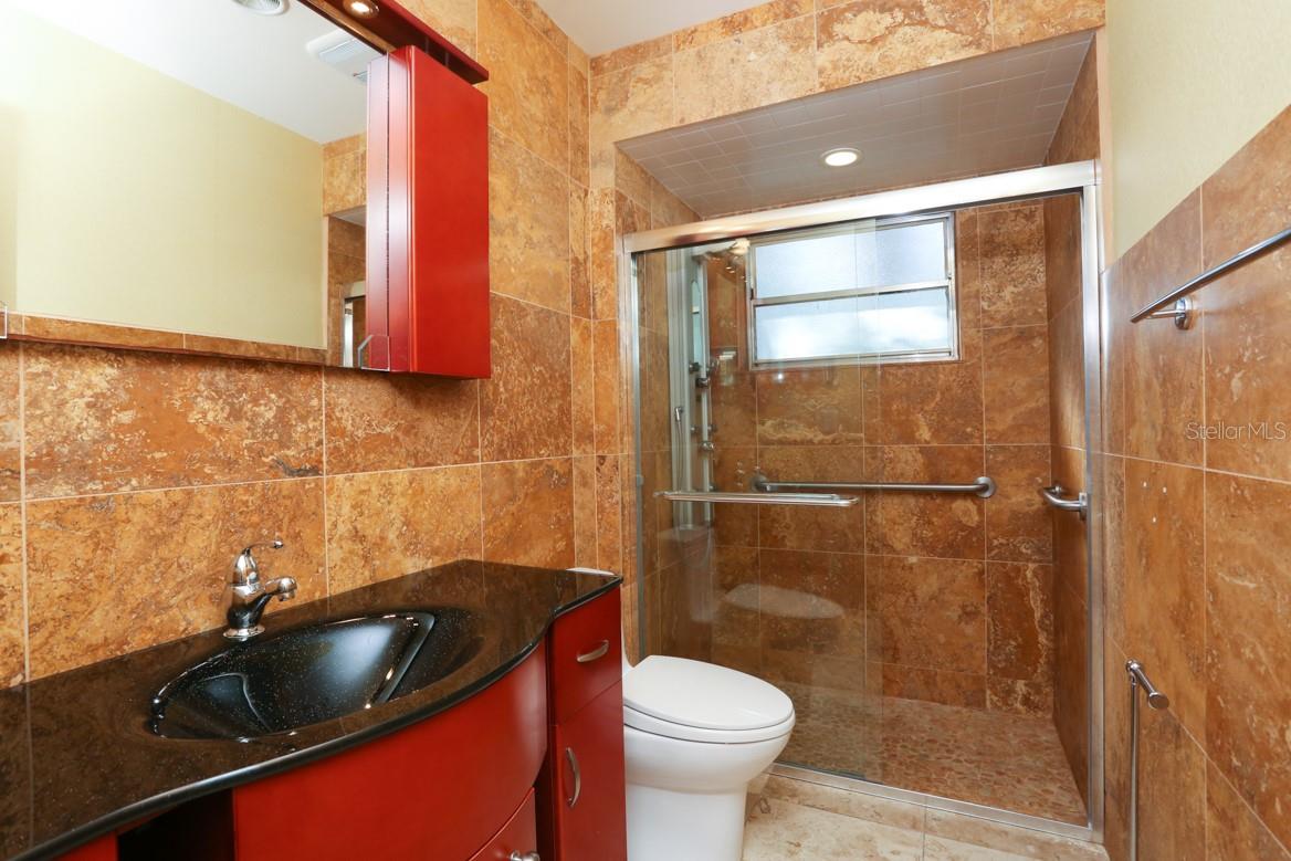 Image 16 of 29 For 4755 Village Gardens Drive 88