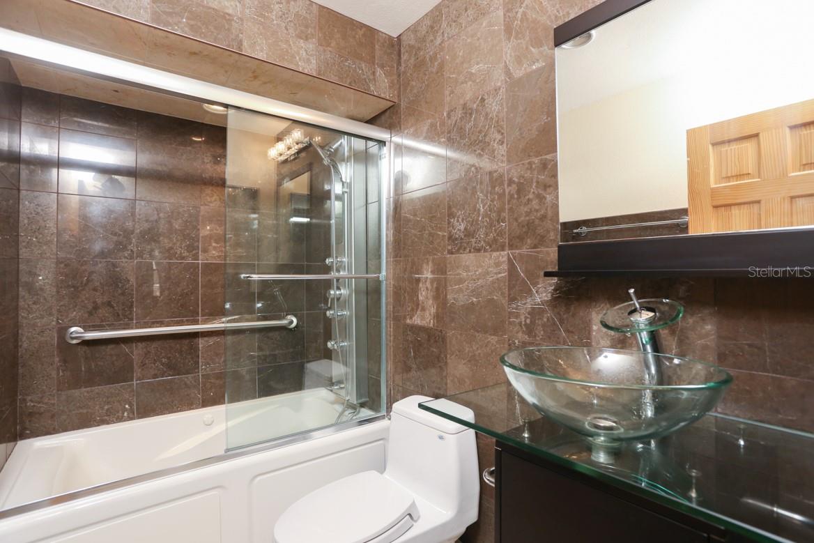 Image 18 of 29 For 4755 Village Gardens Drive 88