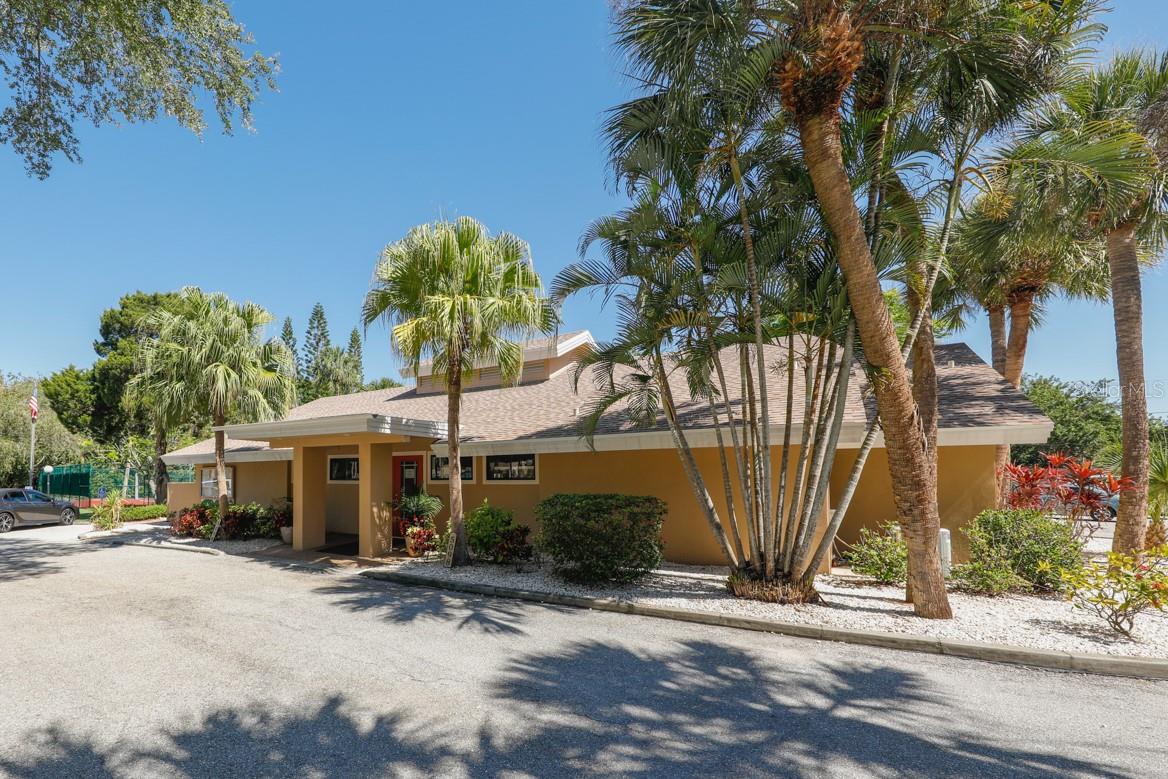 Image 23 of 29 For 4755 Village Gardens Drive 88