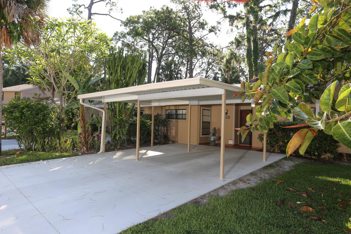 Image 4 of 29 For 4755 Village Gardens Drive 88