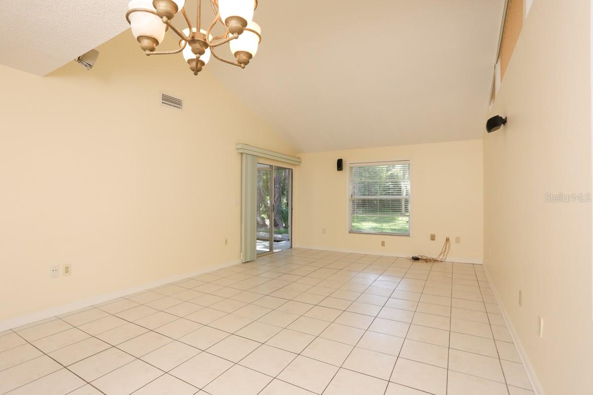 Image 7 of 29 For 4755 Village Gardens Drive 88