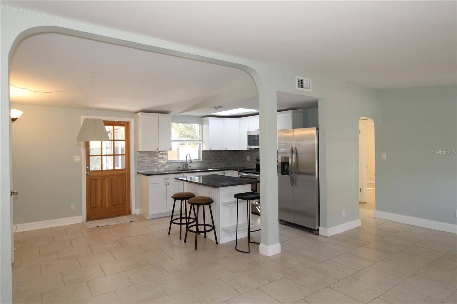 Image 4 of 20 For 2696 Loma Linda Street