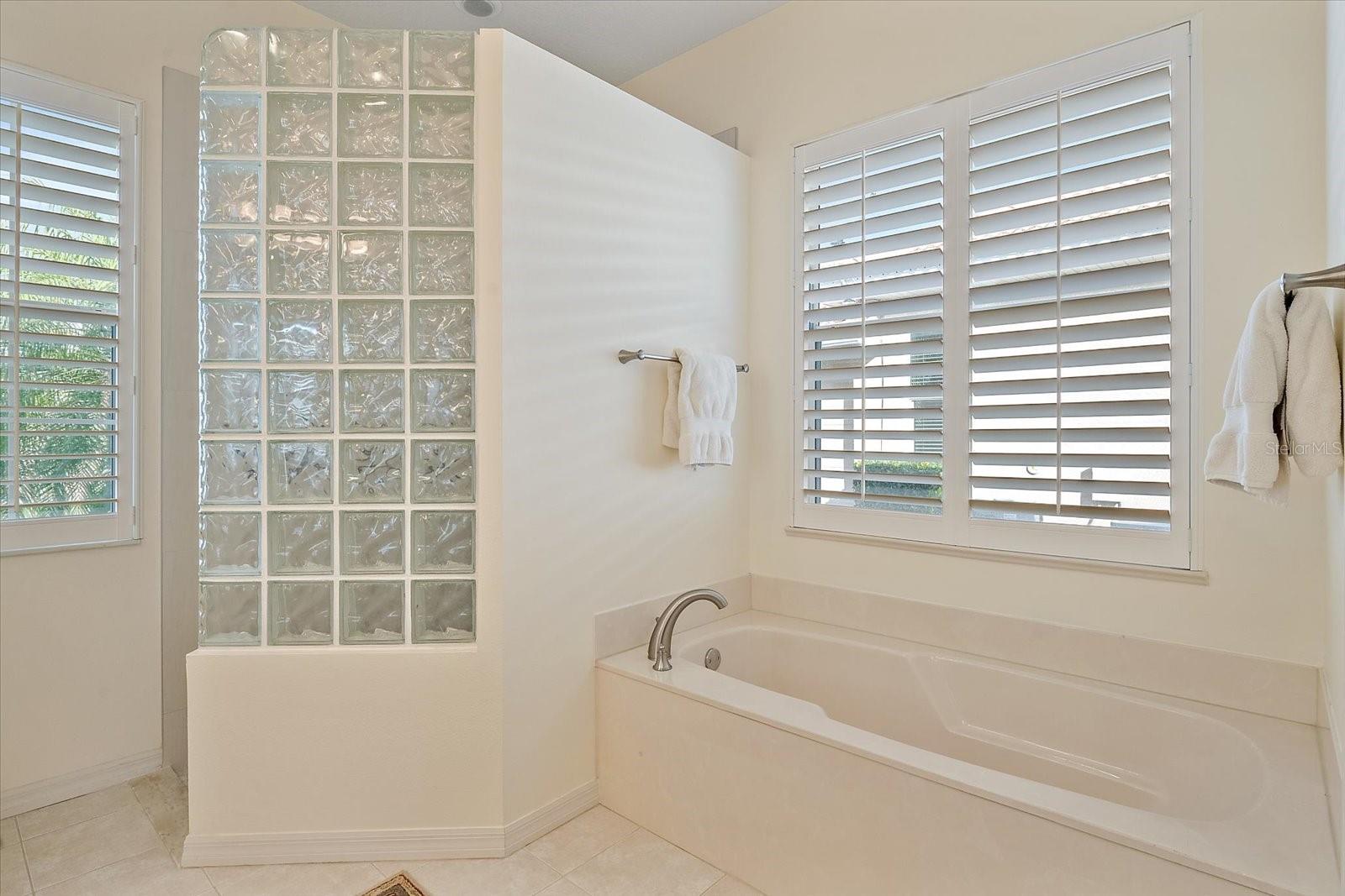 Image 18 of 39 For 6112 Saddlehorn Avenue