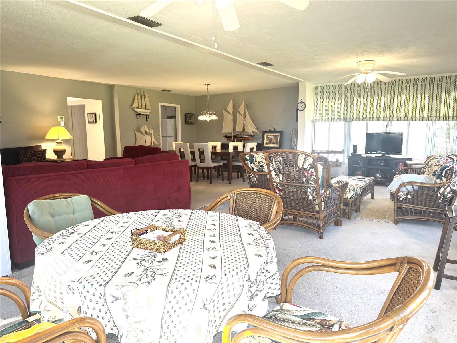 Image 10 of 19 For 2571 Riverbluff Parkway V158