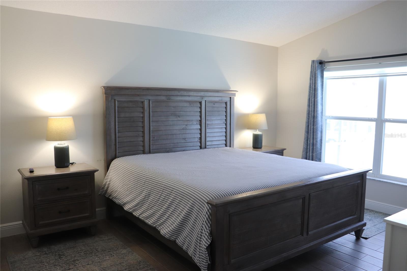 Image 15 of 44 For 154 Castlemain Circle