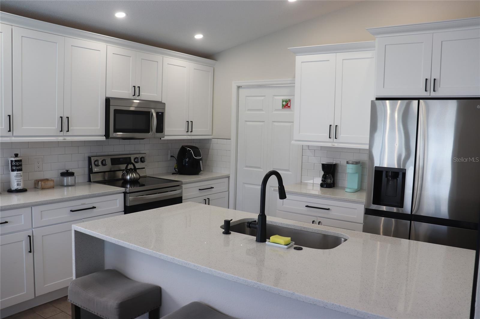 Image 17 of 44 For 154 Castlemain Circle