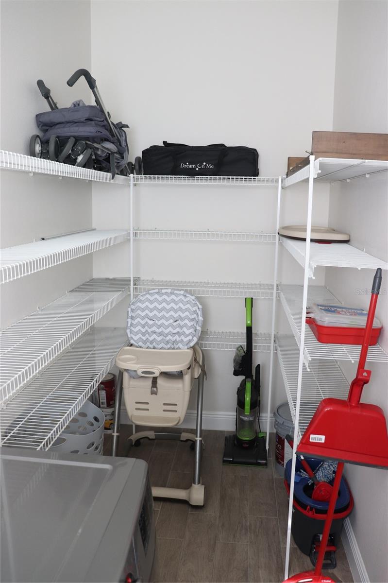 Image 19 of 44 For 154 Castlemain Circle