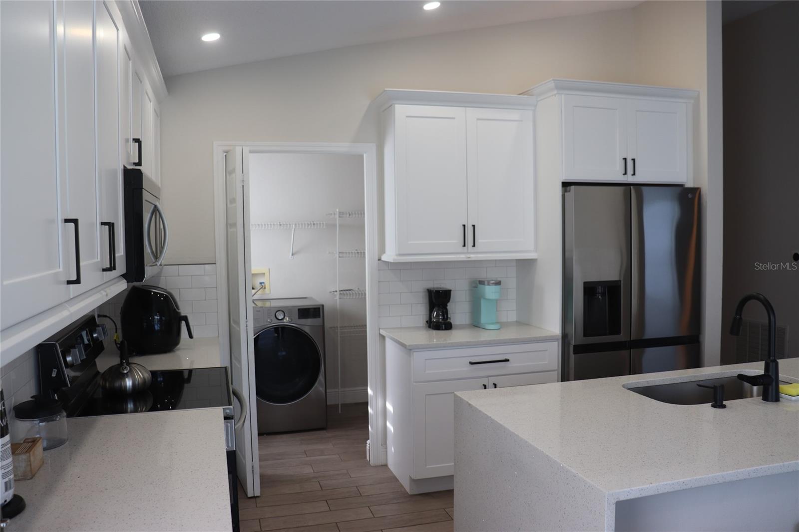 Image 21 of 44 For 154 Castlemain Circle