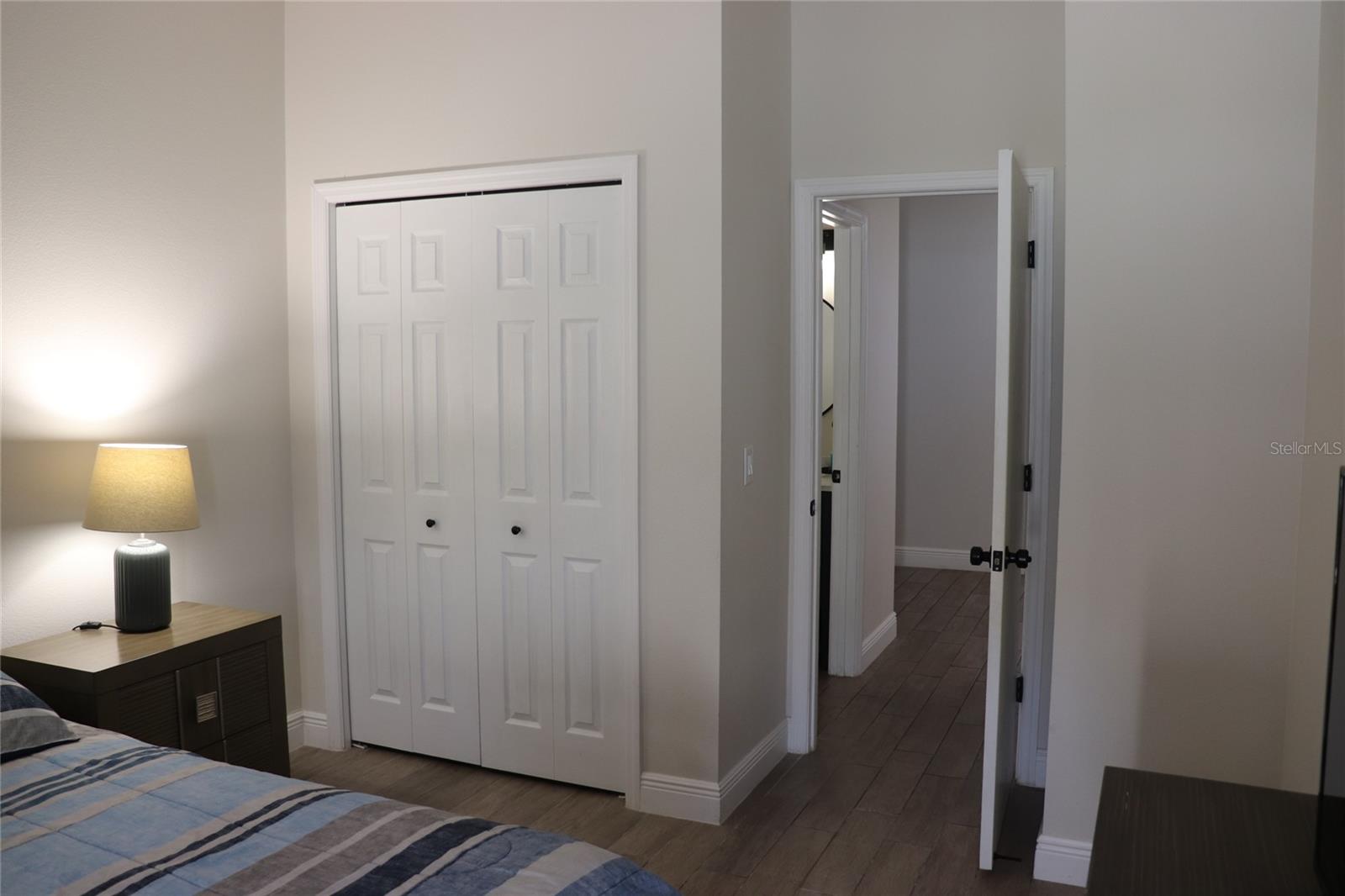 Image 23 of 44 For 154 Castlemain Circle