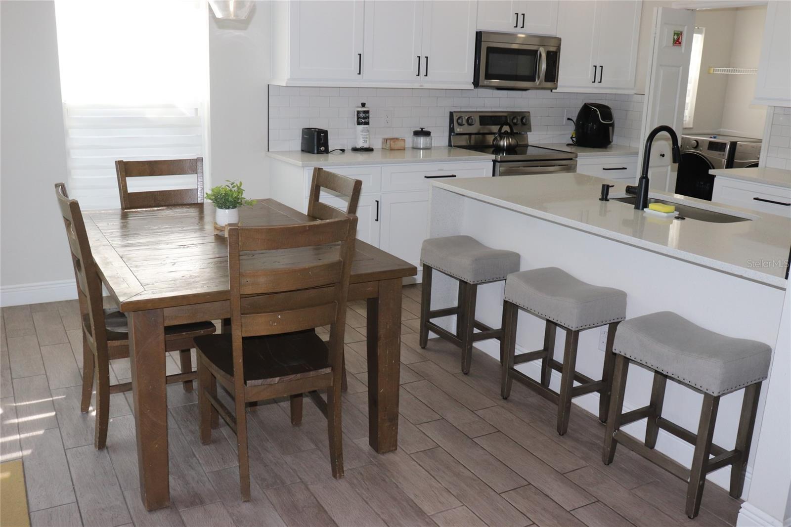 Image 32 of 44 For 154 Castlemain Circle