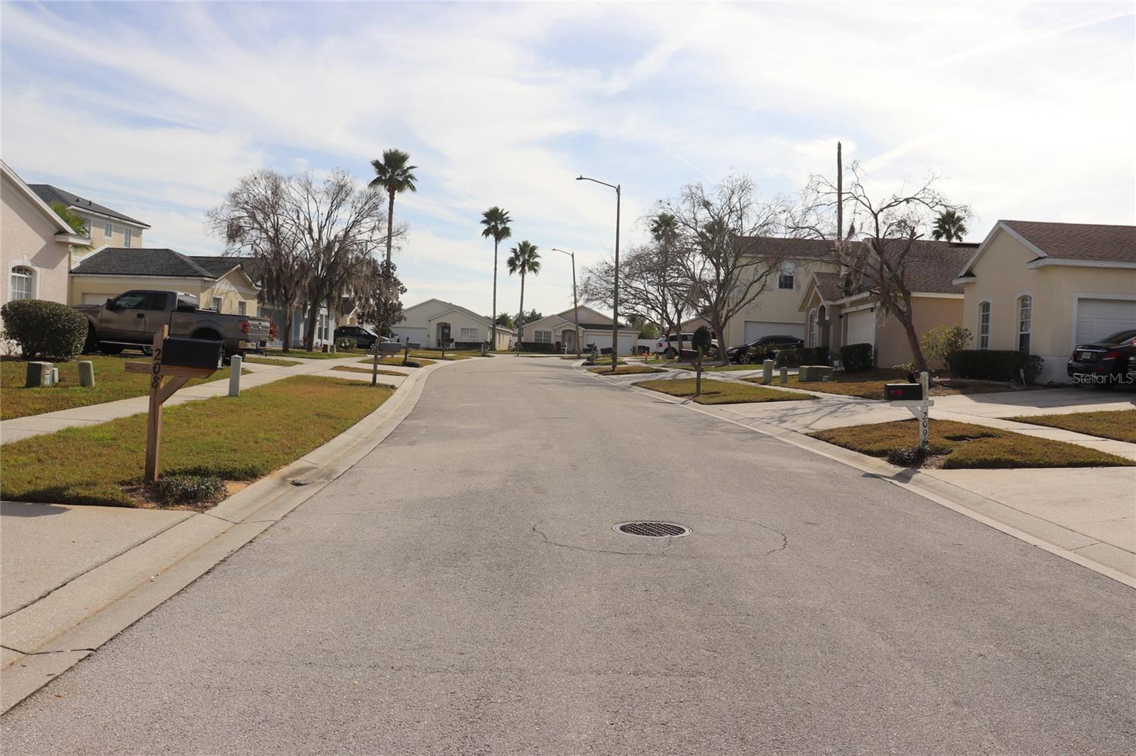 Image 7 of 44 For 154 Castlemain Circle