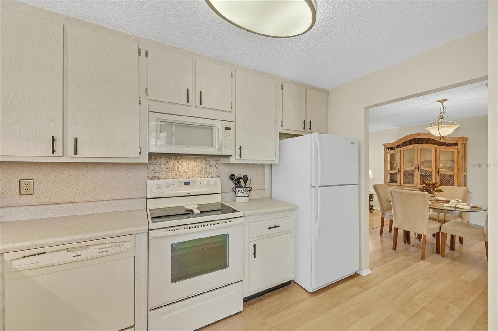 Image 12 of 44 For 390 301 Boulevard W 27c