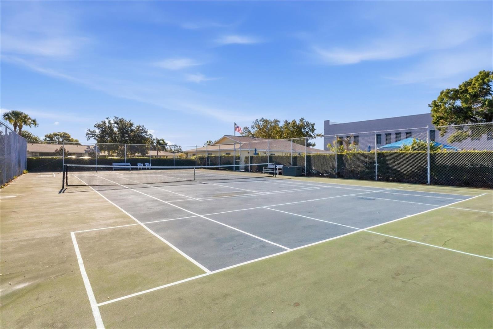 Image 37 of 44 For 390 301 Boulevard W 27c