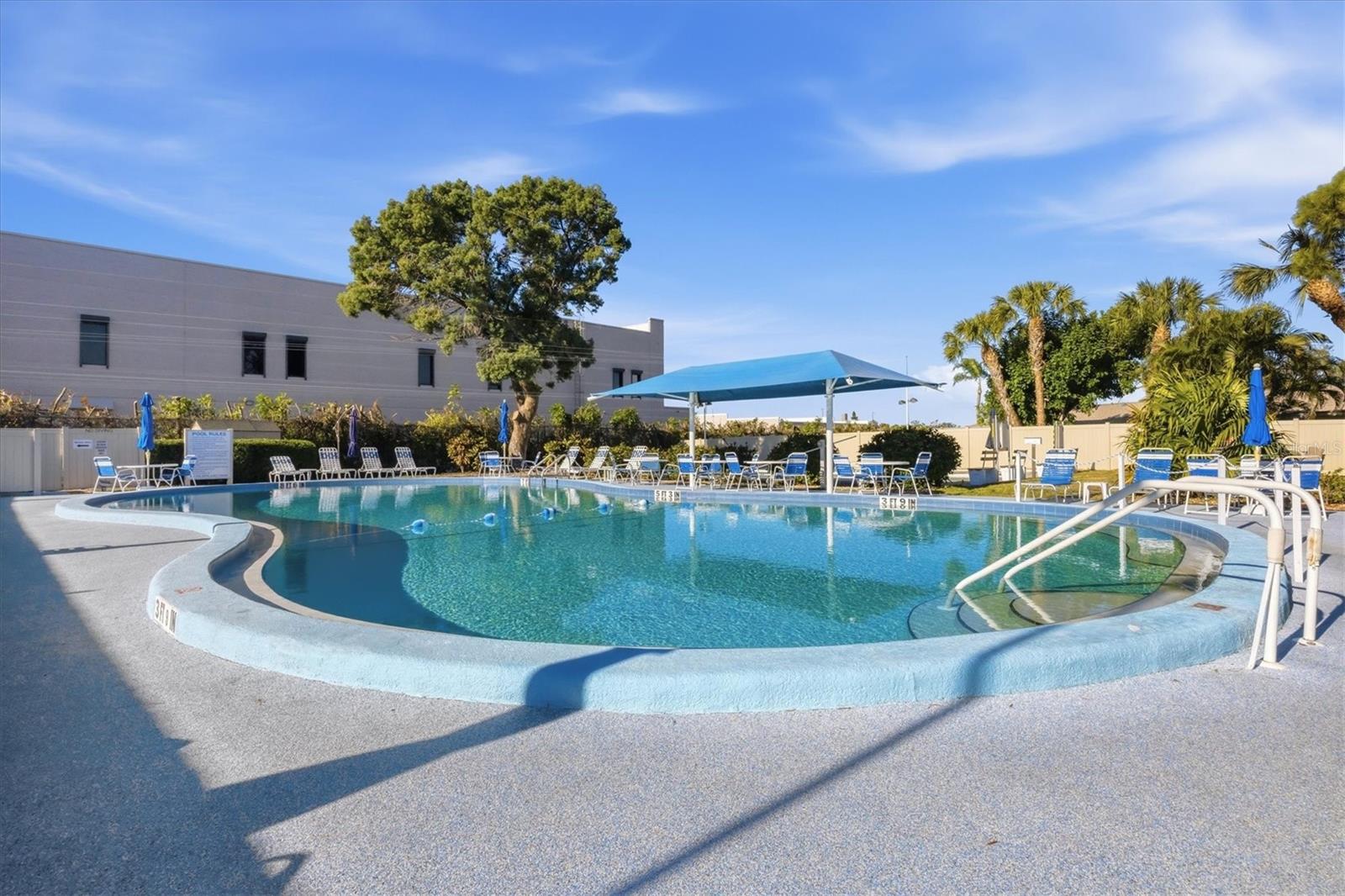 Image 41 of 44 For 390 301 Boulevard W 27c