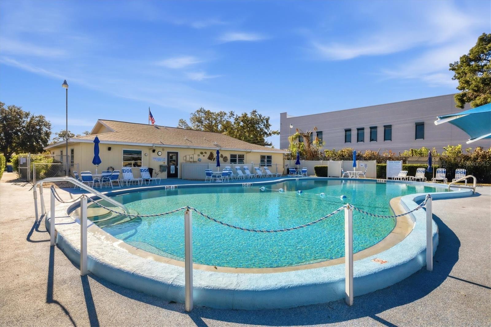 Image 44 of 44 For 390 301 Boulevard W 27c