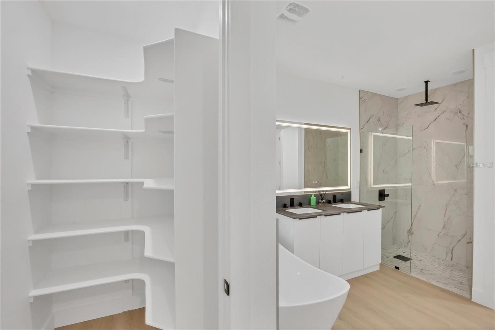 Image 21 of 50 For 13558 Ketridge Avenue