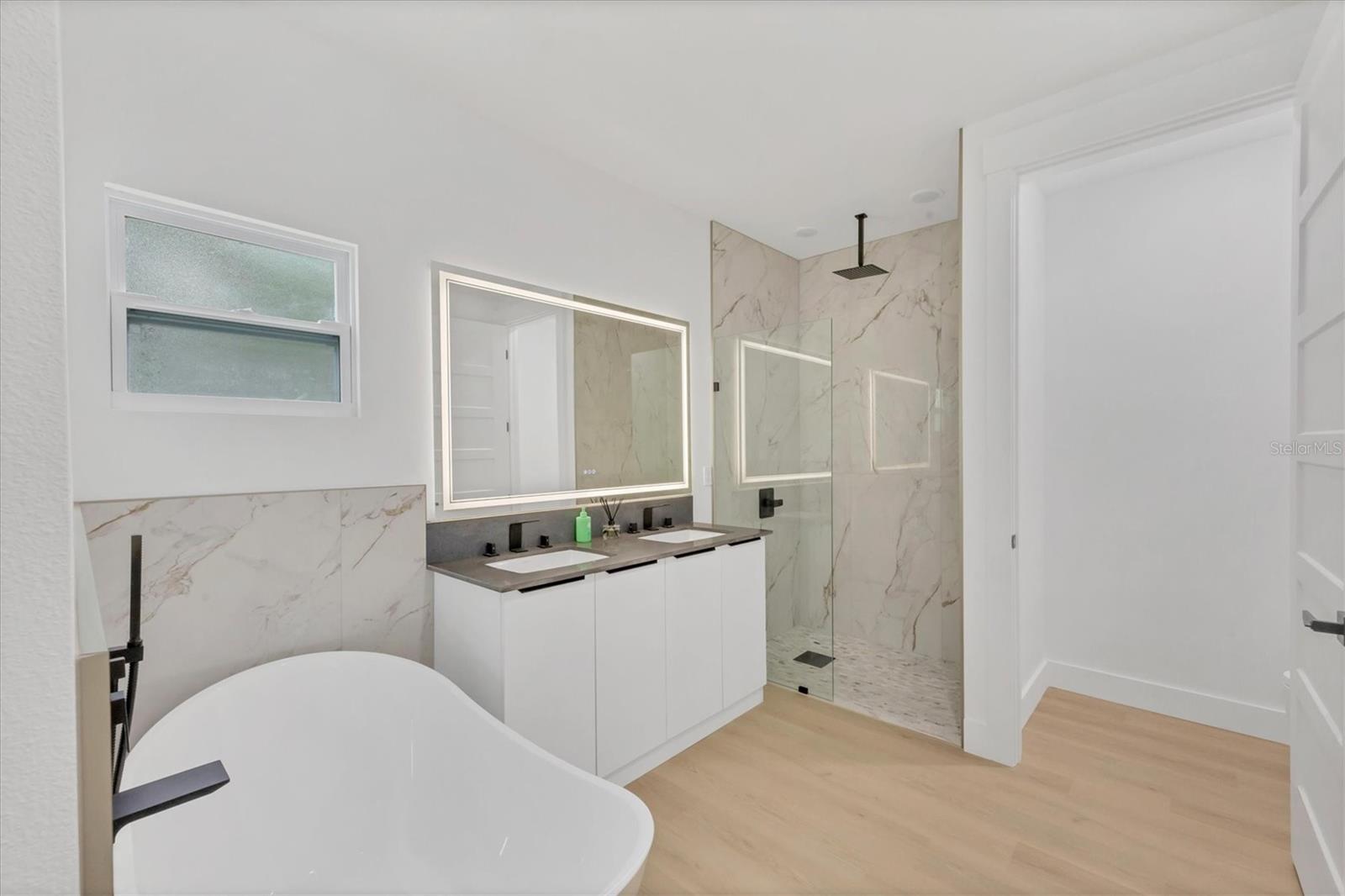 Image 22 of 50 For 13558 Ketridge Avenue