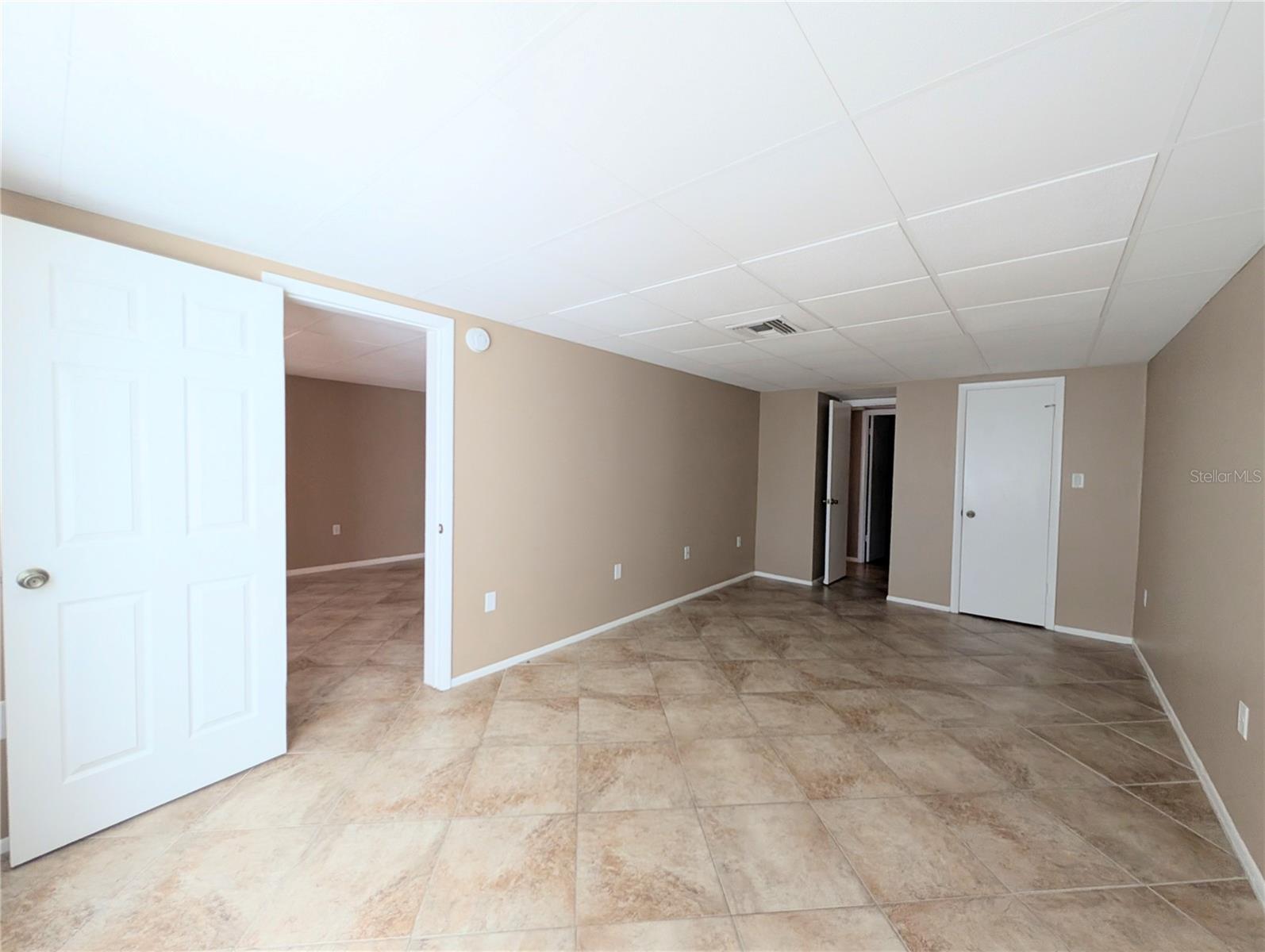 Image 11 of 26 For 4017 Lake Bayshore Drive 109