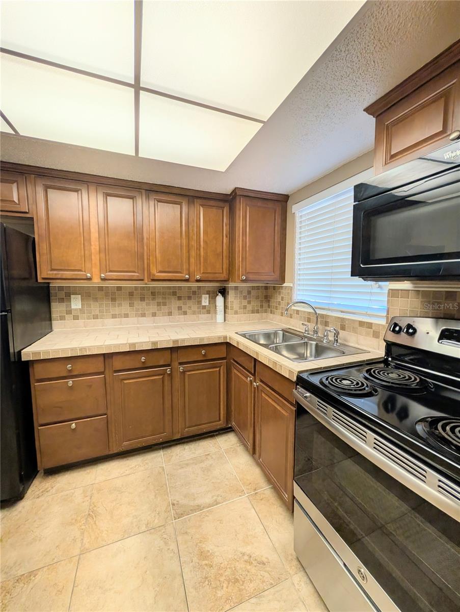 Image 4 of 26 For 4017 Lake Bayshore Drive 109