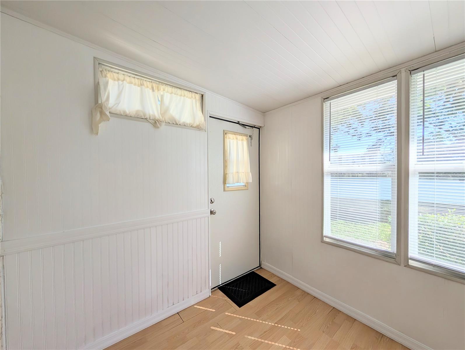 Image 7 of 26 For 4017 Lake Bayshore Drive 109