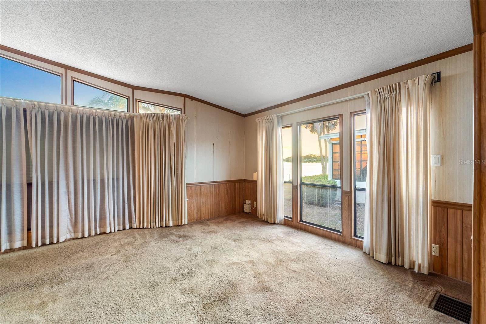 Image 11 of 30 For 8485 Imperial Circle