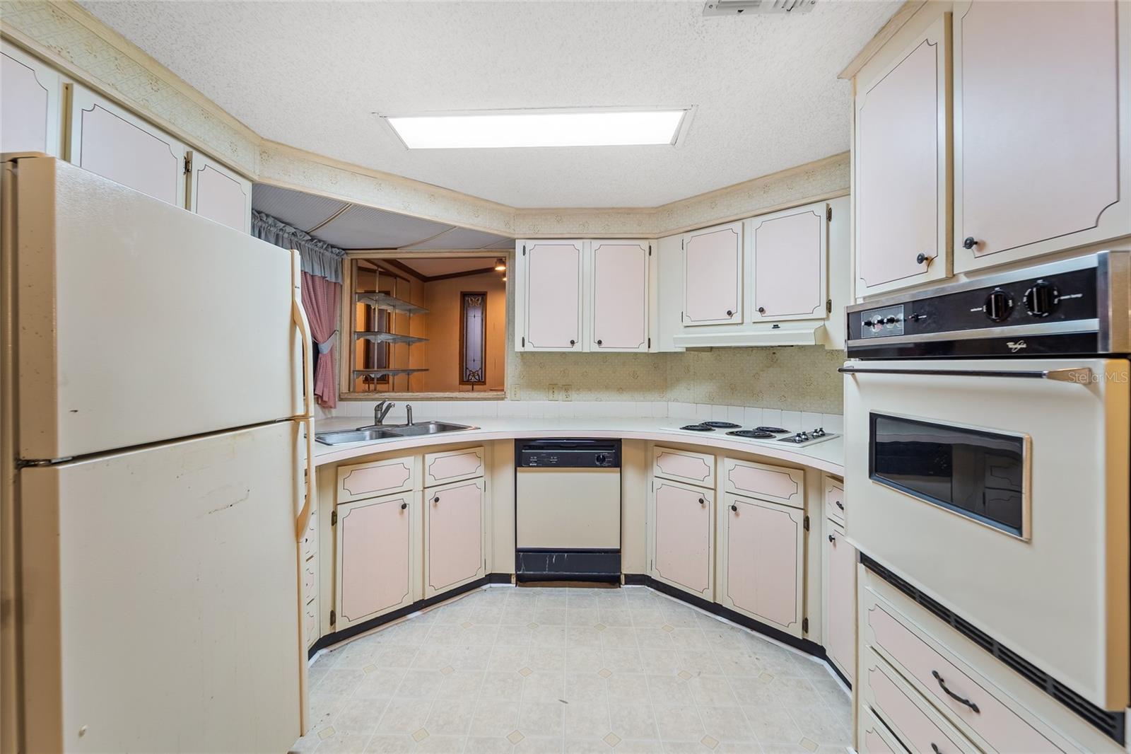 Image 5 of 30 For 8485 Imperial Circle