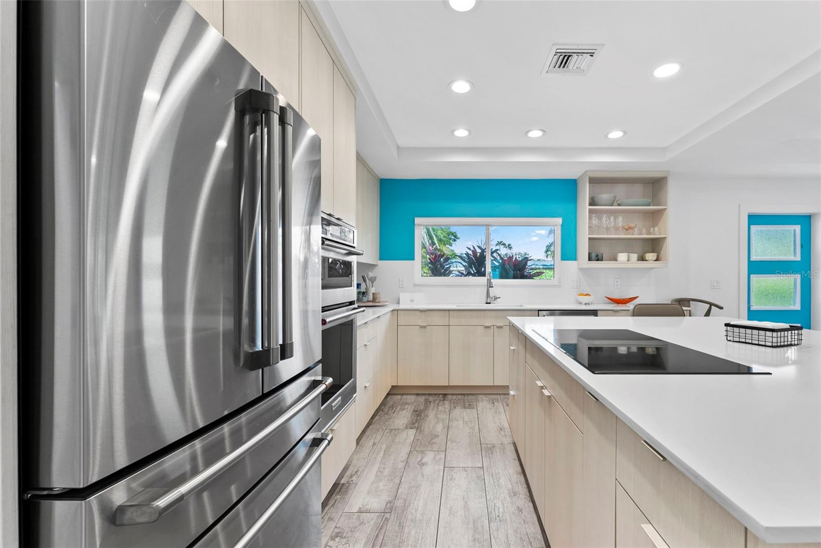 Image 16 of 93 For 507 Sante Joseph Street