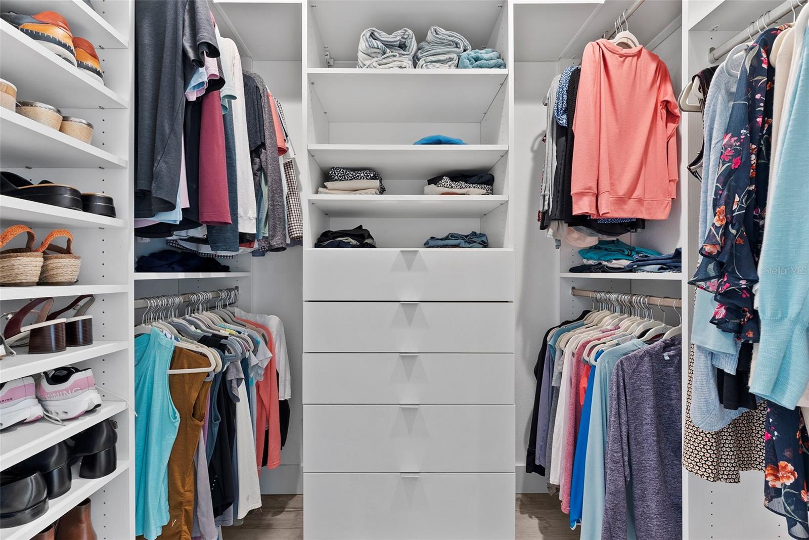 Image 31 of 93 For 507 Sante Joseph Street