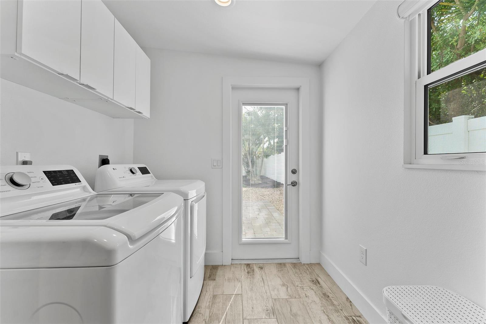 Image 37 of 93 For 507 Sante Joseph Street