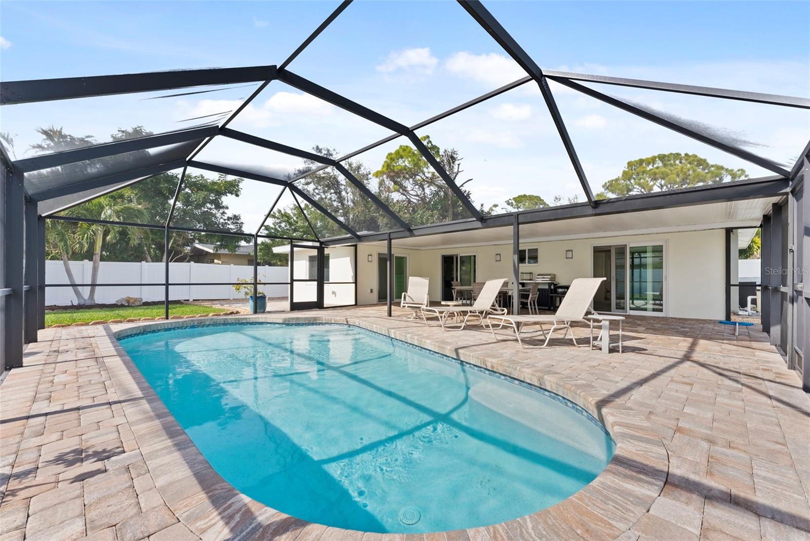 Image 41 of 93 For 507 Sante Joseph Street