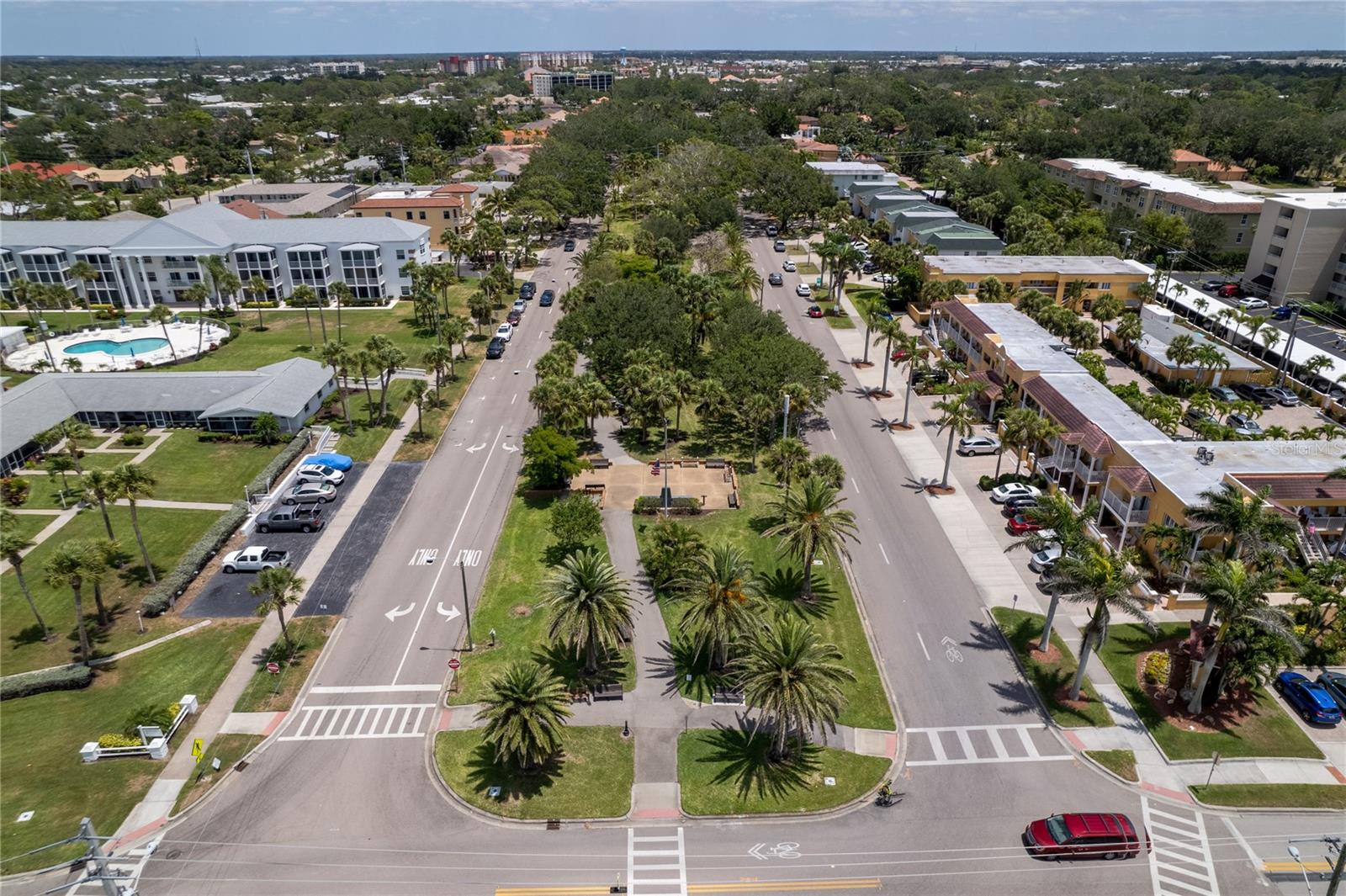 Image 62 of 93 For 507 Sante Joseph Street