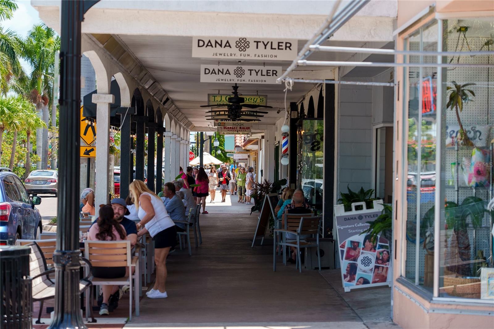 Image 64 of 93 For 507 Sante Joseph Street