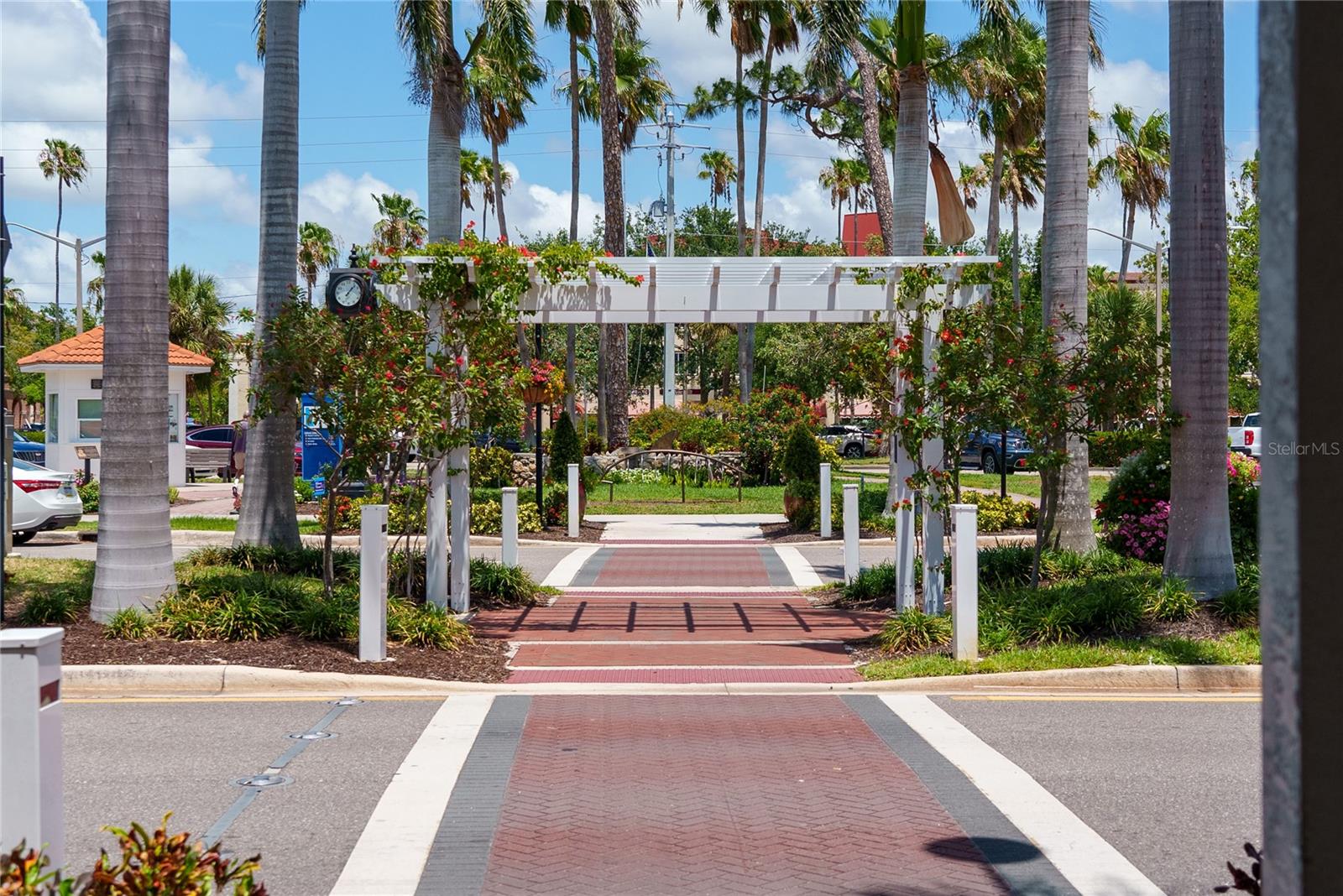 Image 66 of 93 For 507 Sante Joseph Street