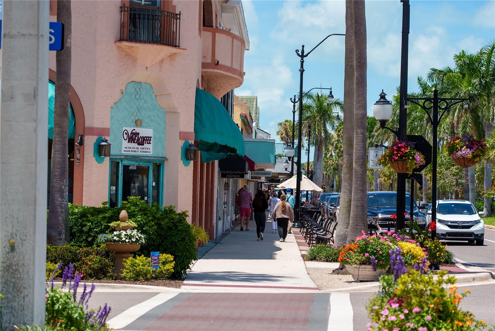 Image 69 of 93 For 507 Sante Joseph Street