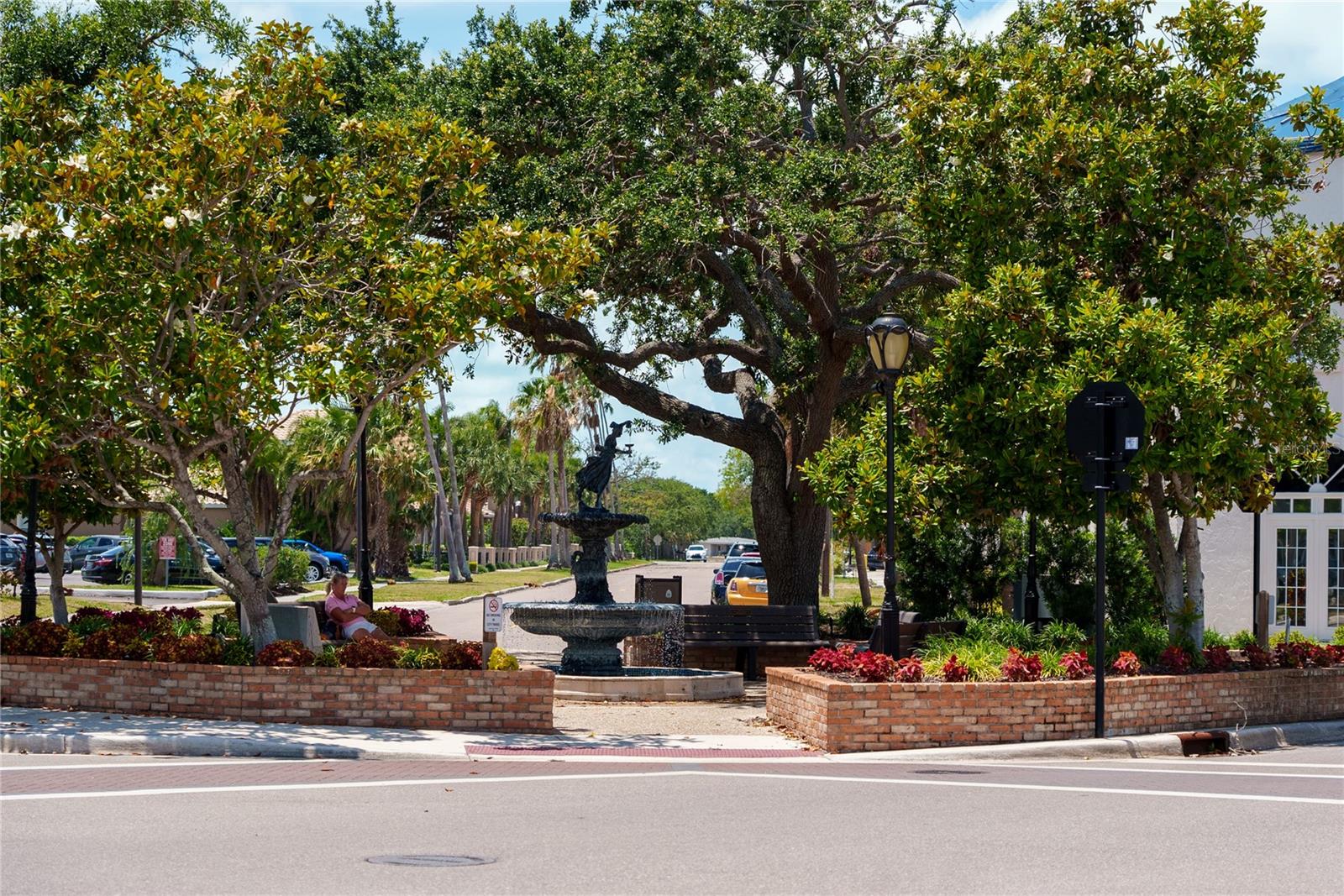 Image 71 of 93 For 507 Sante Joseph Street