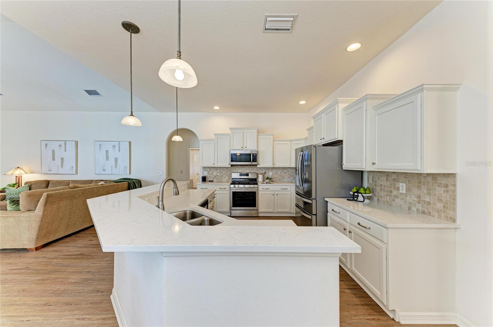 Image 14 of 50 For 8226 Barton Farms Boulevard