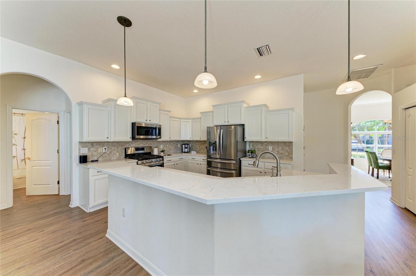 Image 15 of 50 For 8226 Barton Farms Boulevard