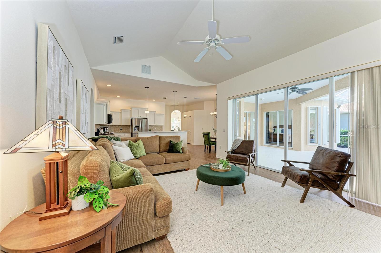 Image 19 of 50 For 8226 Barton Farms Boulevard