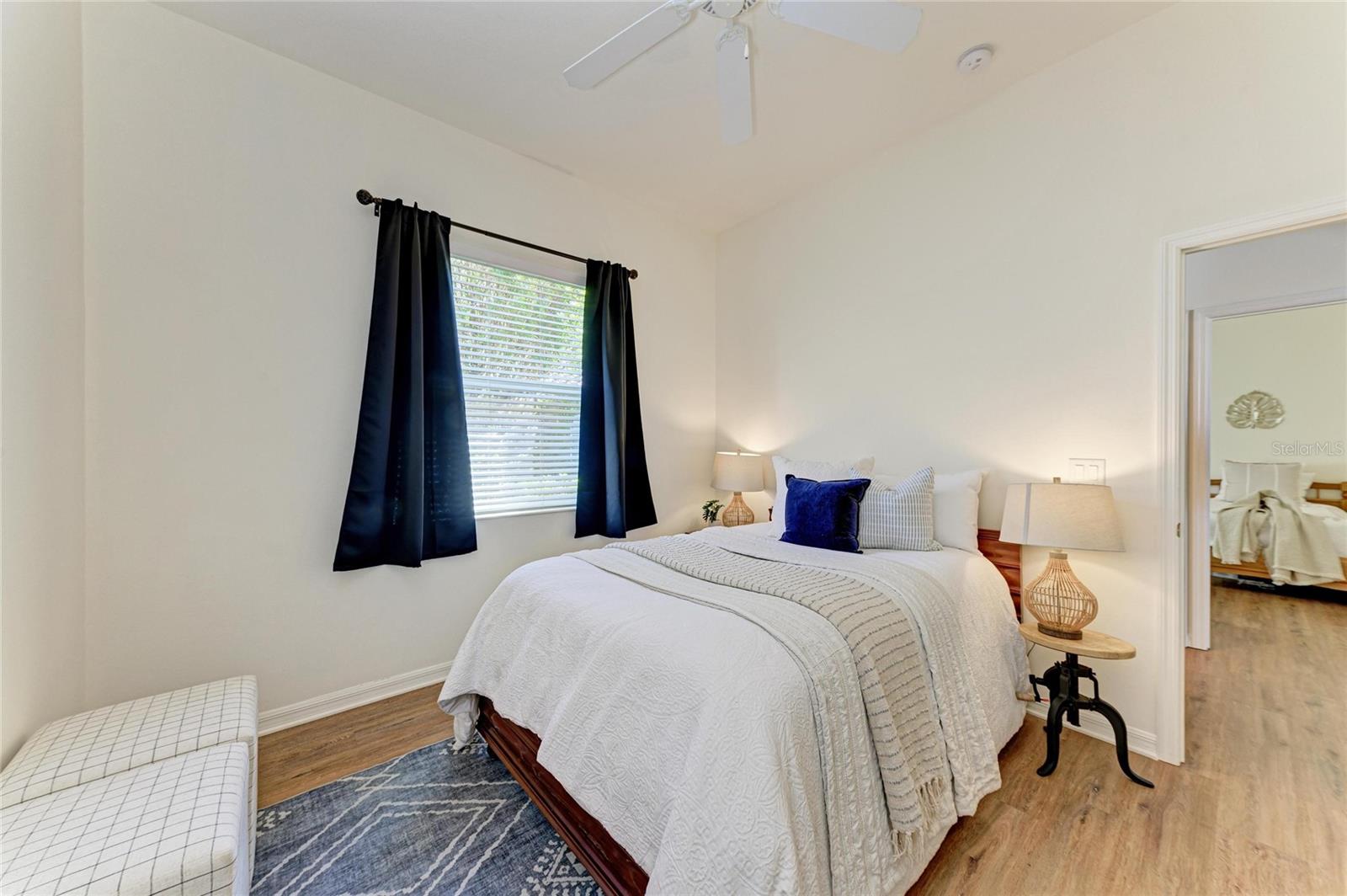 Image 26 of 50 For 8226 Barton Farms Boulevard