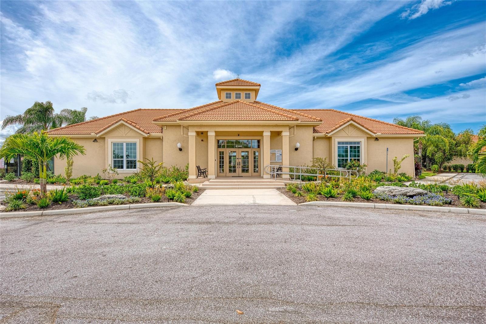 Image 40 of 50 For 8226 Barton Farms Boulevard