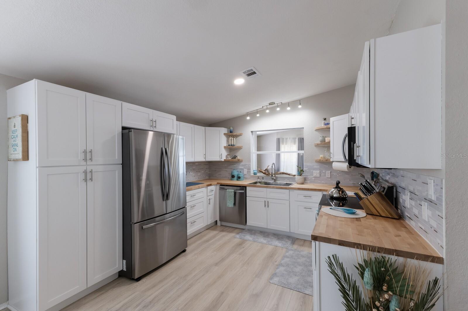 Image 17 of 50 For 8225 Drew Street