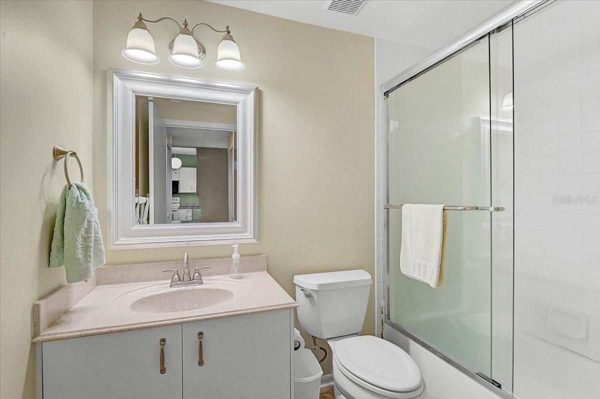 Image 20 of 37 For 4215 Caddie Drive E 102