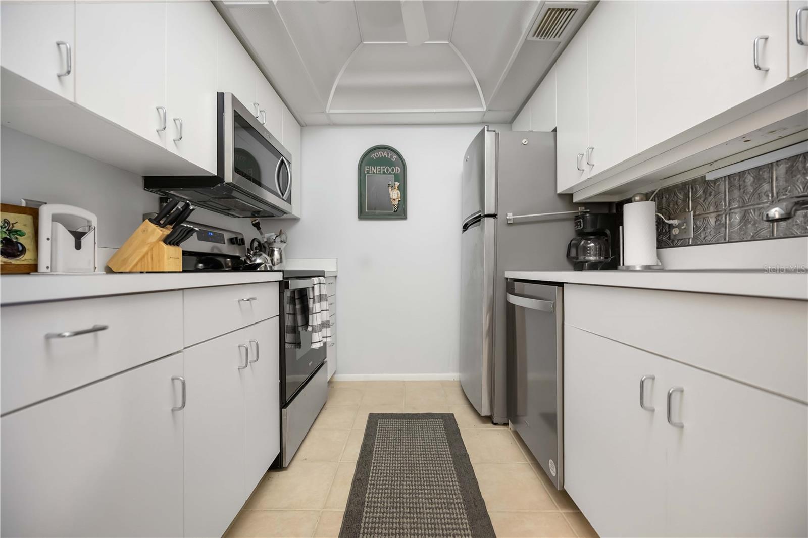 Image 12 of 30 For 5631 Midnight Pass Road 1002